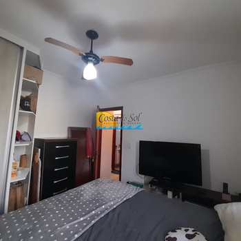 Casa em Praia Grande, bairro Mirim