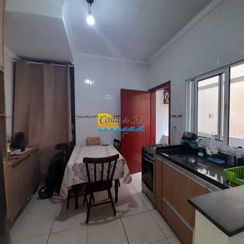 Casa em Praia Grande, bairro Mirim