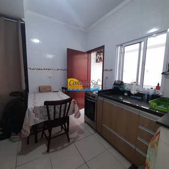 Casa em Praia Grande, bairro Mirim