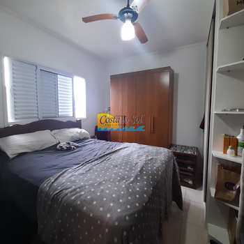 Casa em Praia Grande, bairro Mirim