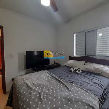 Casa em Praia Grande, bairro Mirim