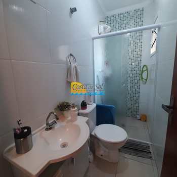 Casa em Praia Grande, bairro Mirim