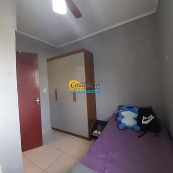 Casa em Praia Grande, bairro Mirim