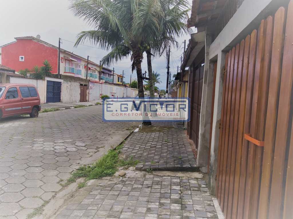 Casa em Mongaguá, no bairro Balneário Umuarama