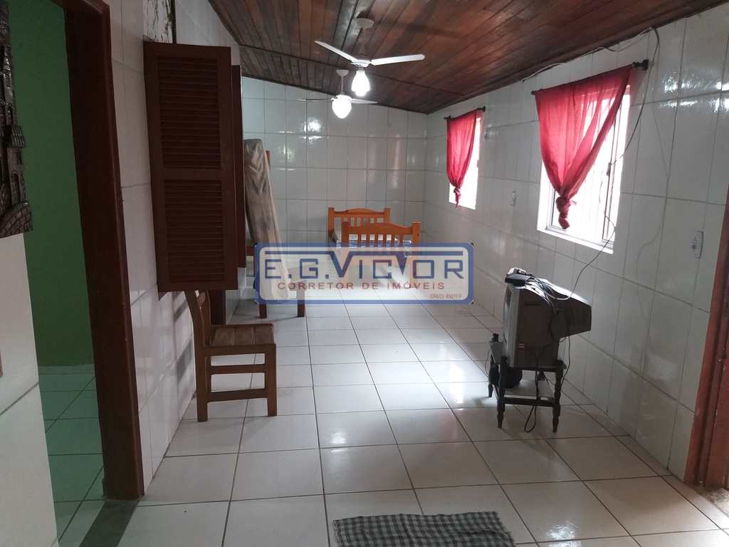 Casa em Mongaguá, no bairro Parque Marinho