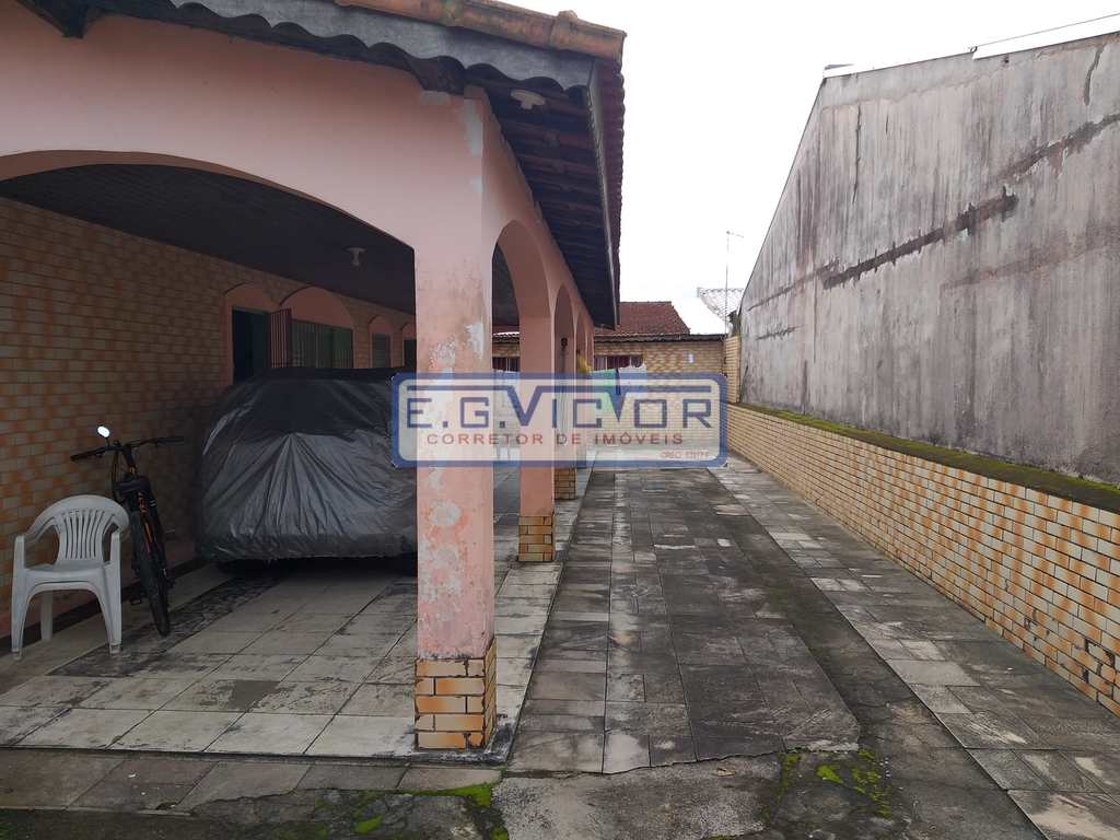 Casa em Mongaguá, no bairro Parque Marinho