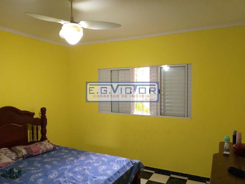 Casa em Mongaguá, no bairro Parque Marinho