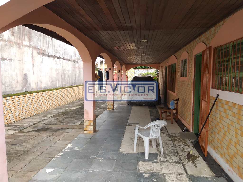 Casa em Mongaguá, no bairro Parque Marinho