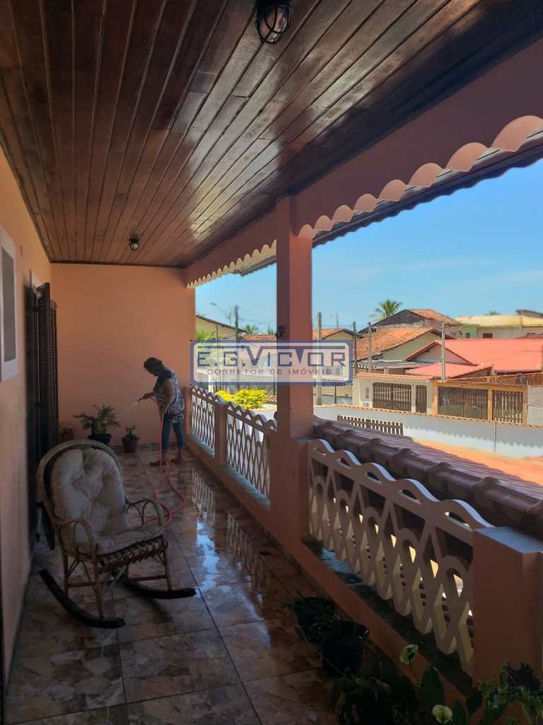 Sobrado em Mongaguá, no bairro Jardim Itapoan