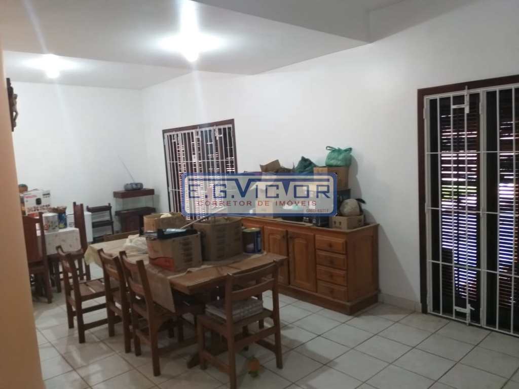 Sobrado em Mongaguá, no bairro Jardim Itapoan