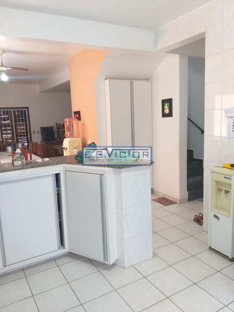 Sobrado em Mongaguá, no bairro Jardim Itapoan
