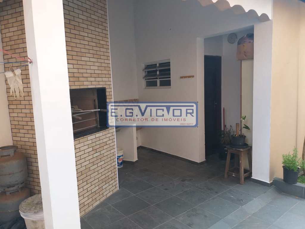 Sobrado em Mongaguá, no bairro Jardim Itapoan