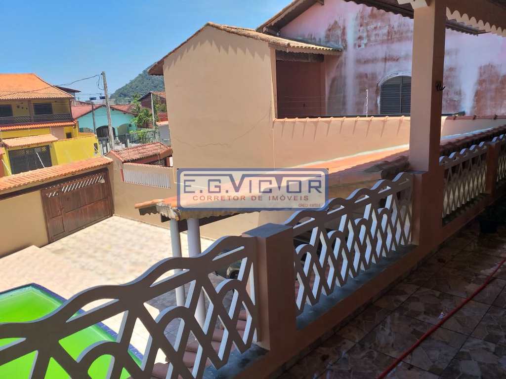 Sobrado em Mongaguá, no bairro Jardim Itapoan