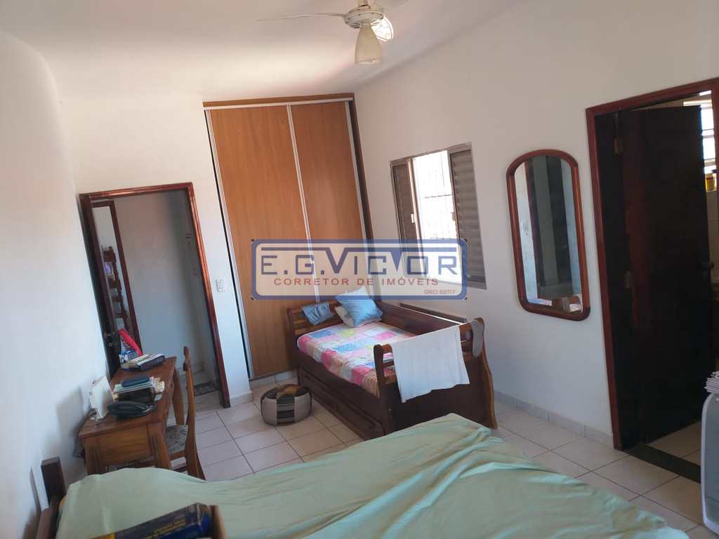 Sobrado em Mongaguá, no bairro Jardim Itapoan