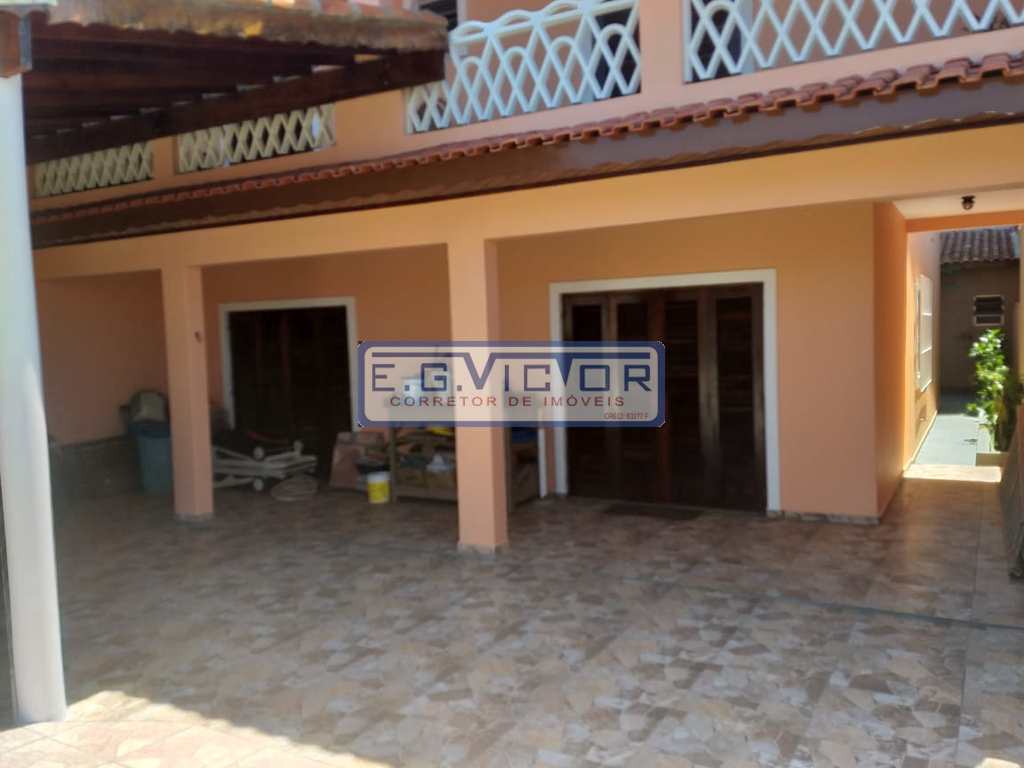 Sobrado em Mongaguá, no bairro Jardim Itapoan