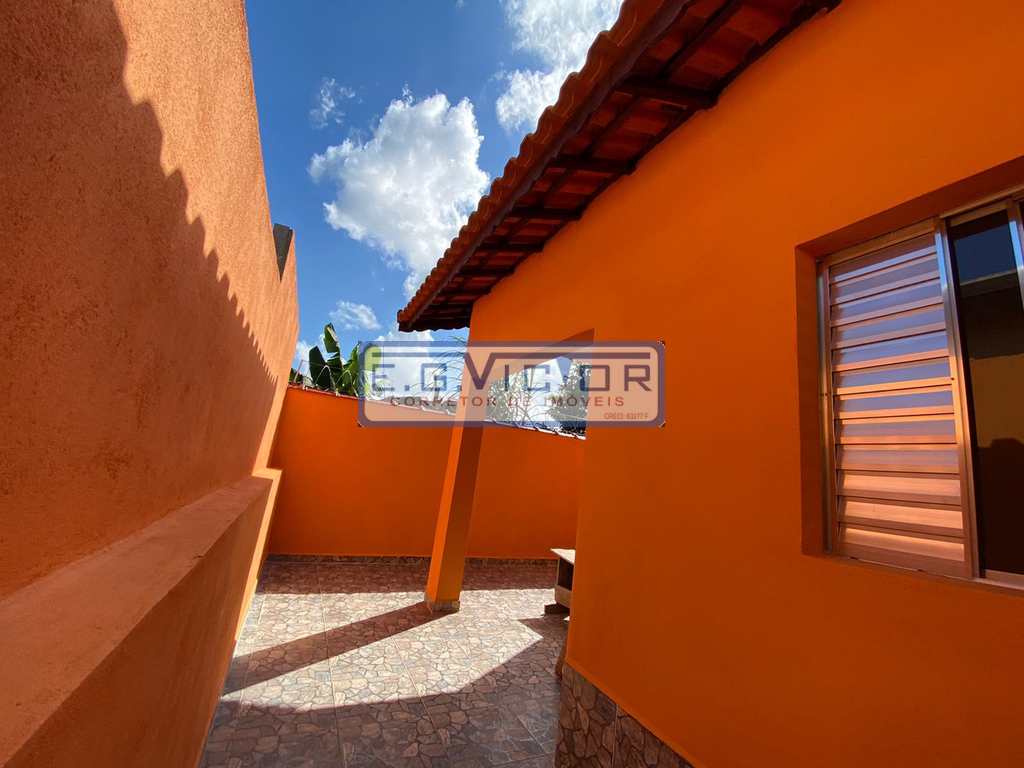 Casa em Mongaguá, no bairro Jardim Leonor