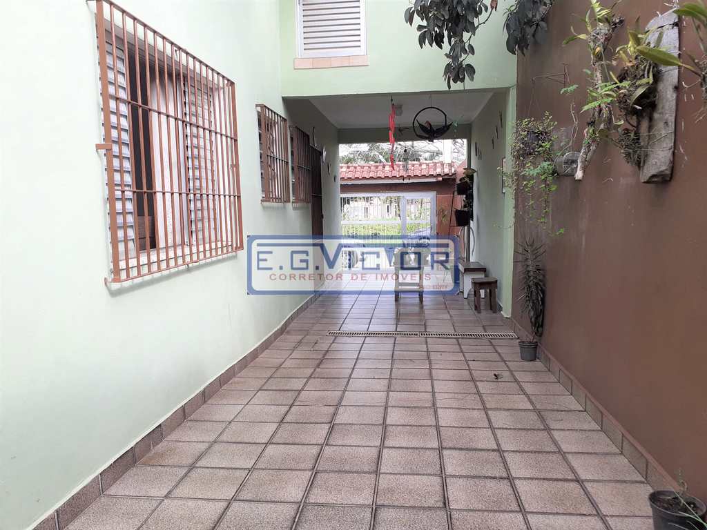 Casa em Mongaguá, no bairro Balneário Itaóca