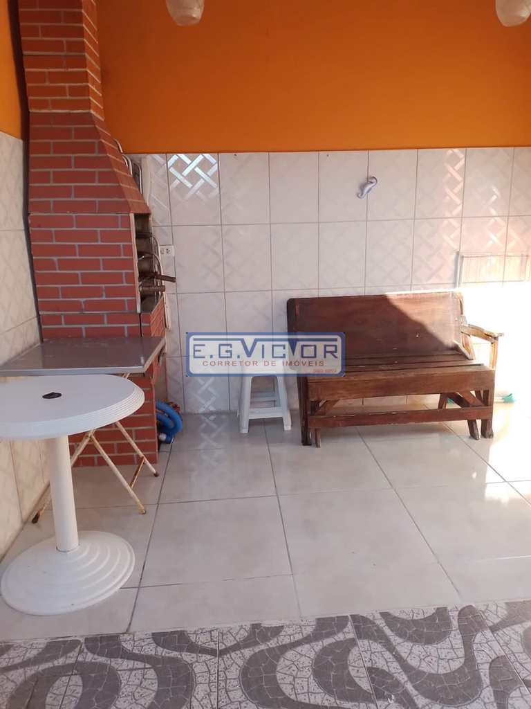 Casa em Mongaguá, no bairro Jardim Itapoan