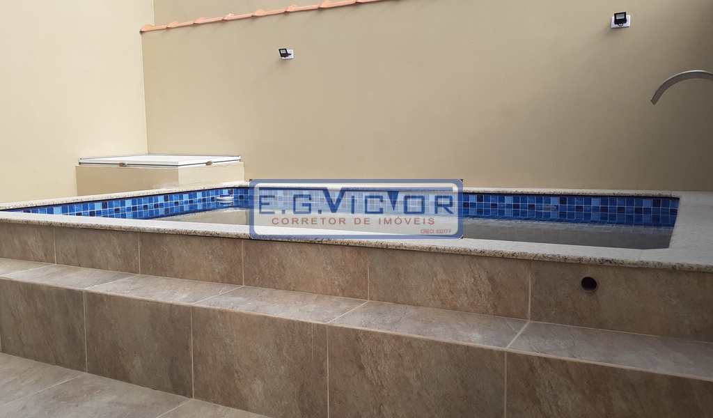 Casa em Mongaguá, bairro Balneário Itaguai