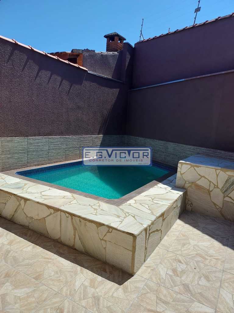 Casa em Mongaguá, no bairro Balneário Flórida Mirim