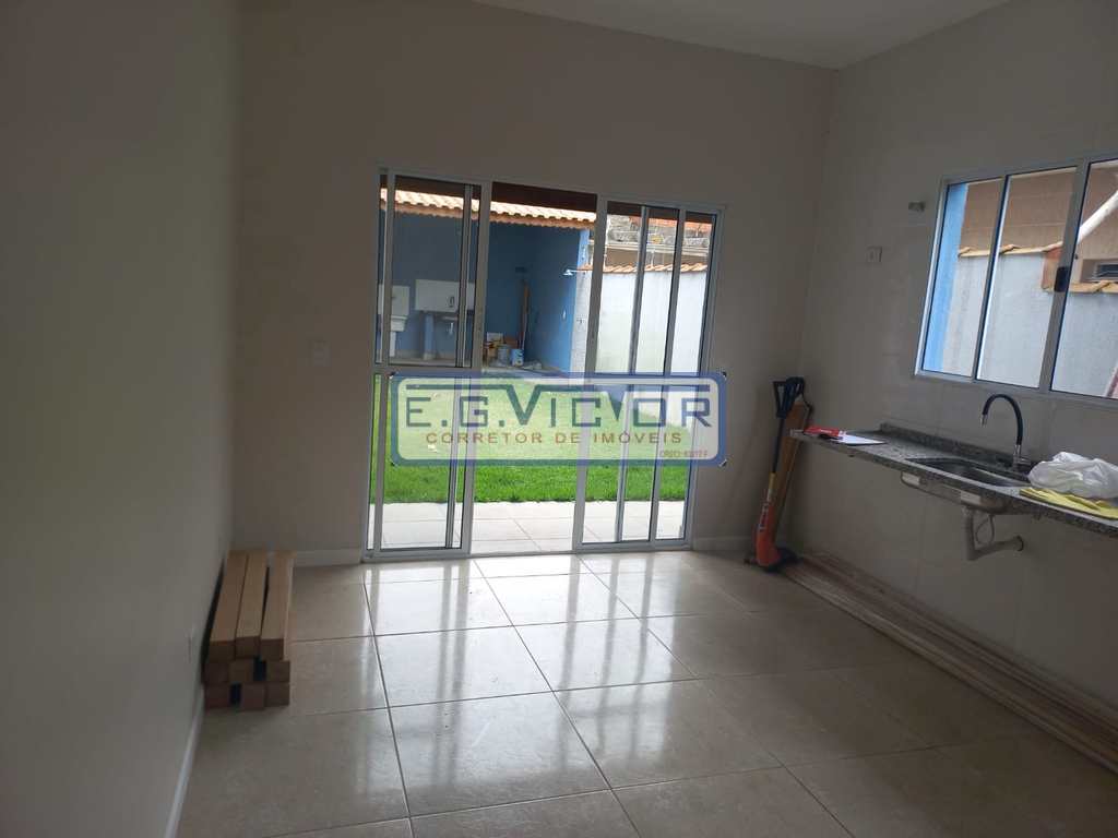 Sobrado em Mongaguá, no bairro Jardim Samoa