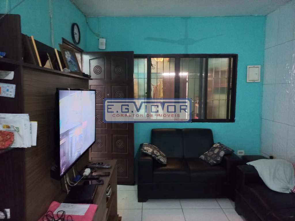Sobrado em Mongaguá, no bairro Jardim Aguapeu