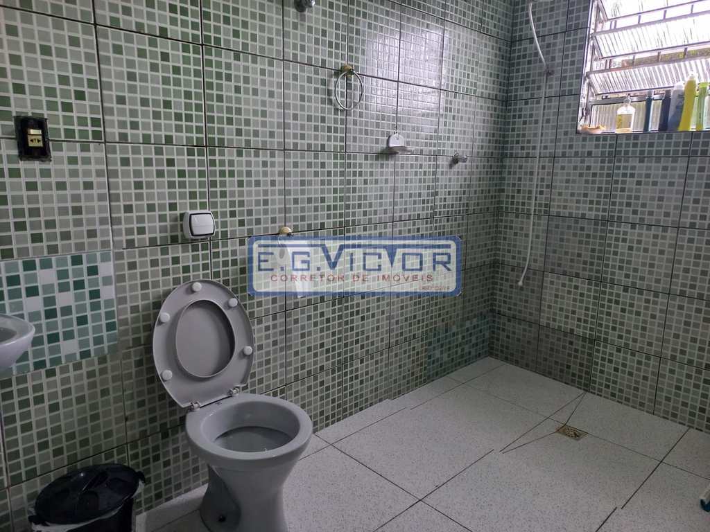 Sobrado em Mongaguá, no bairro Jardim Aguapeu