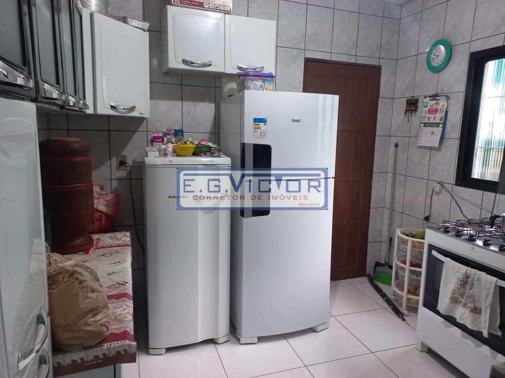 Sobrado em Mongaguá, no bairro Jardim Aguapeu