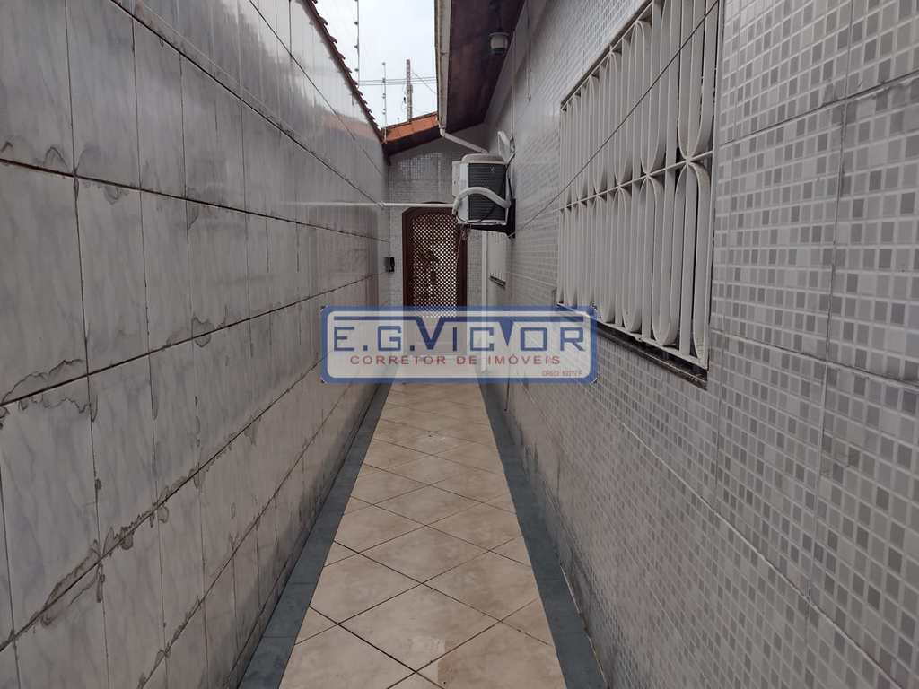 Casa em Praia Grande, no bairro Solemar
