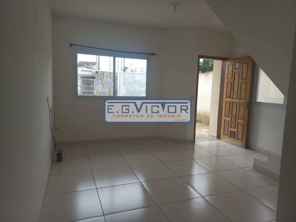 Sobrado em Mongaguá, no bairro Jardim Aguapeu