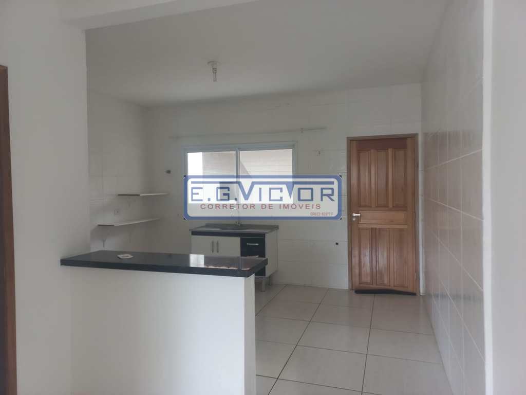 Sobrado em Mongaguá, no bairro Jardim Aguapeu