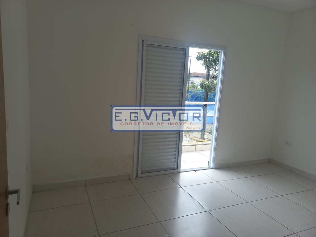 Sobrado em Mongaguá, no bairro Jardim Aguapeu