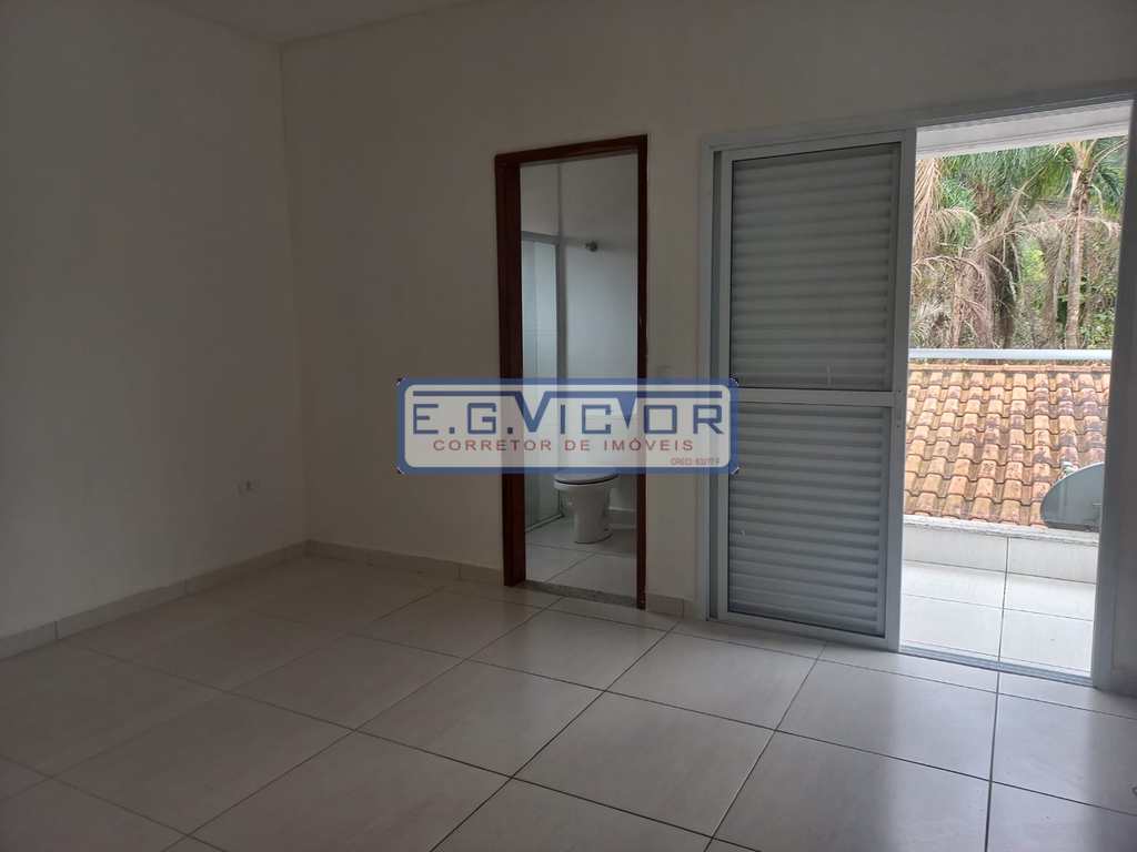 Sobrado em Mongaguá, no bairro Jardim Aguapeu
