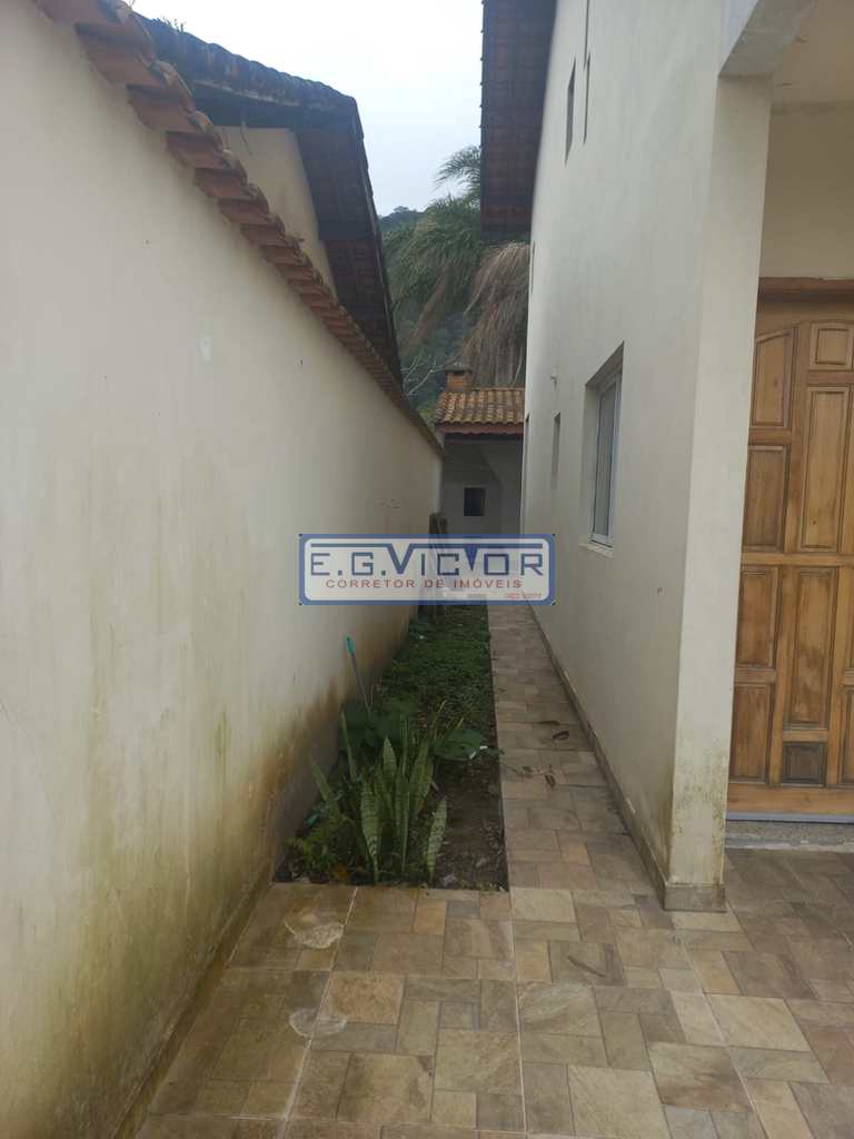 Sobrado em Mongaguá, no bairro Jardim Aguapeu