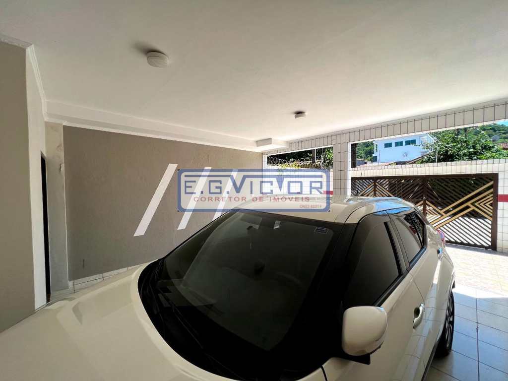 Sobrado em Mongaguá, no bairro Jardim Samoa