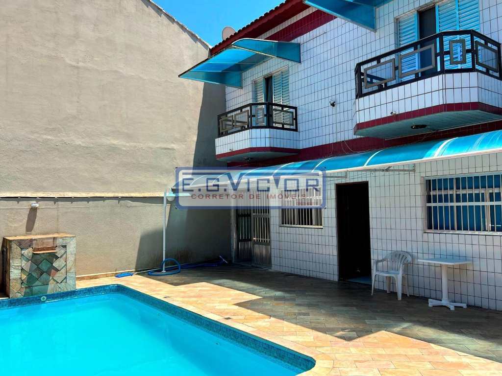 Sobrado em Mongaguá, no bairro Jardim Samoa