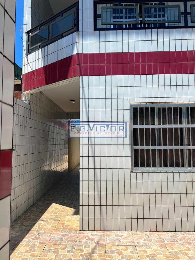 Sobrado em Mongaguá, no bairro Jardim Samoa