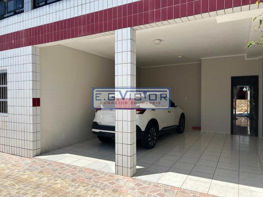 Sobrado em Mongaguá, no bairro Jardim Samoa