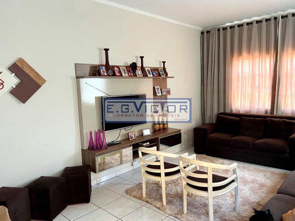 Sobrado em Mongaguá, no bairro Jardim Samoa