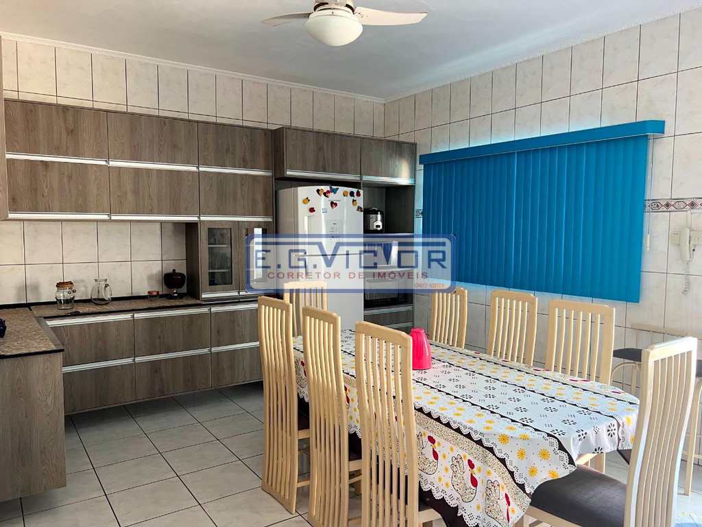 Sobrado em Mongaguá, no bairro Jardim Samoa