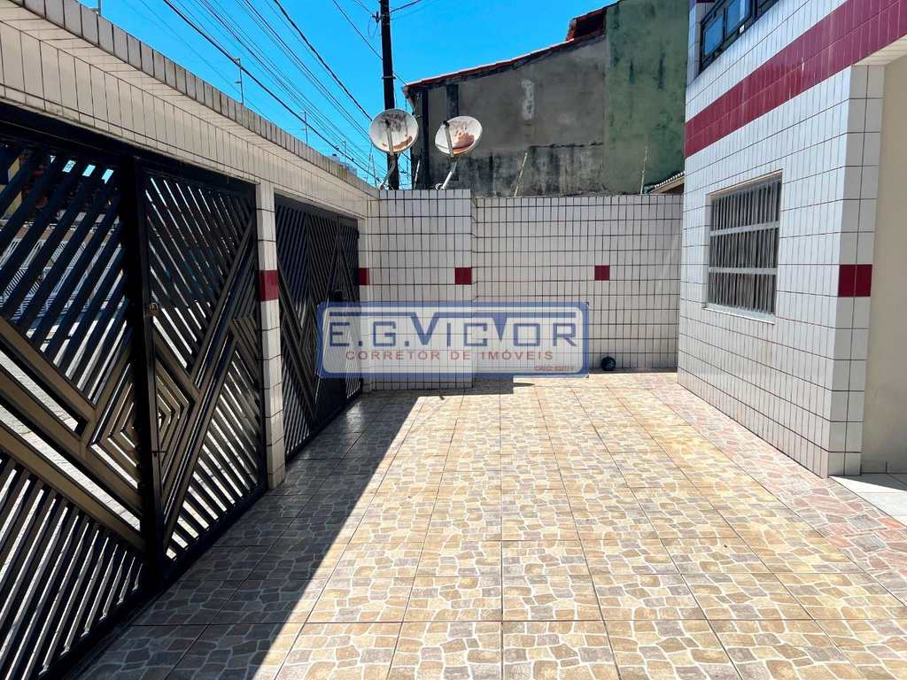 Sobrado em Mongaguá, no bairro Jardim Samoa