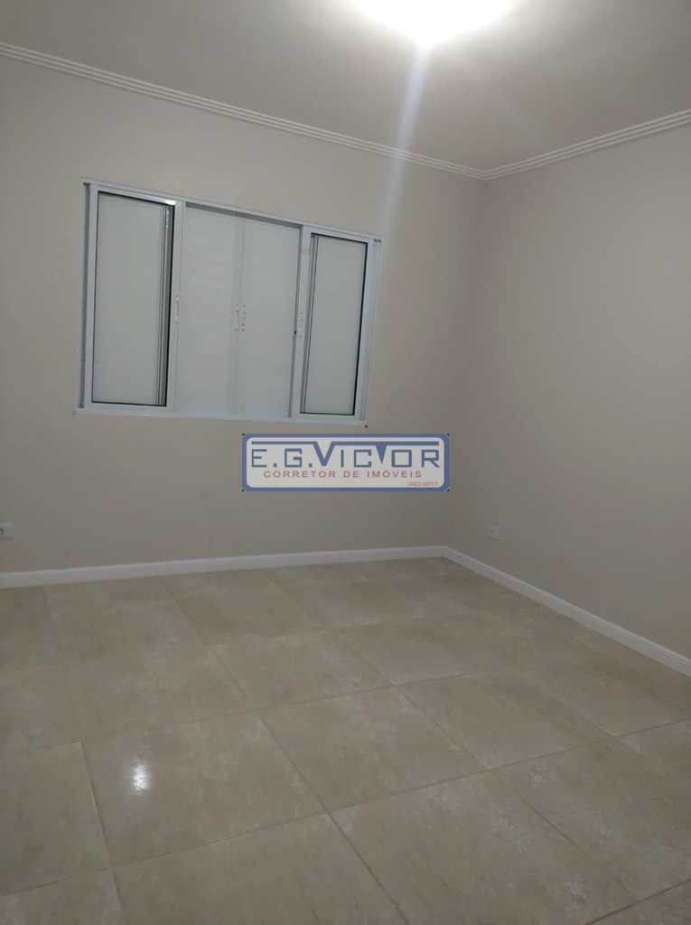 Sobrado em Mongaguá, no bairro Aguapeú
