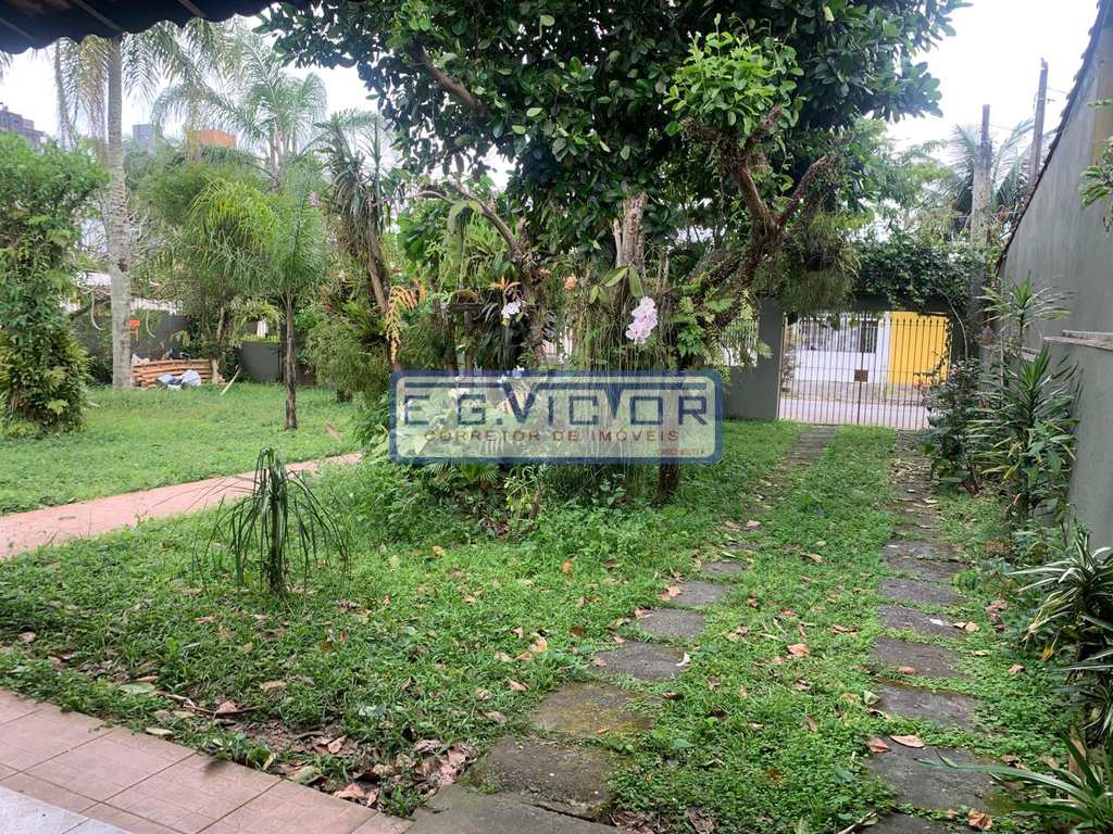 Casa em Praia Grande, no bairro Solemar