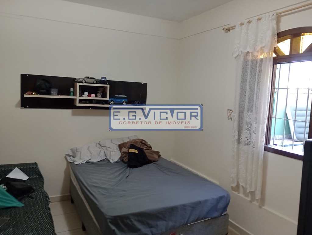 Casa em Mongaguá, no bairro Balneário Itaóca