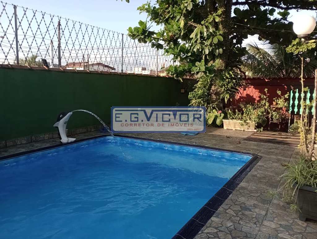 Casa em Mongaguá, no bairro Balneário Itaóca