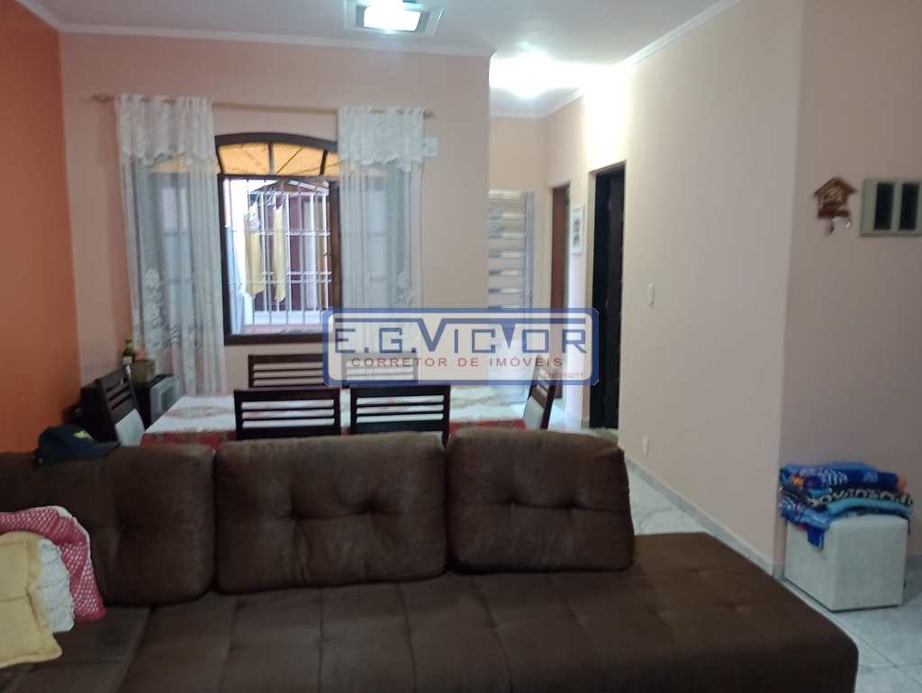 Casa em Mongaguá, no bairro Balneário Itaóca