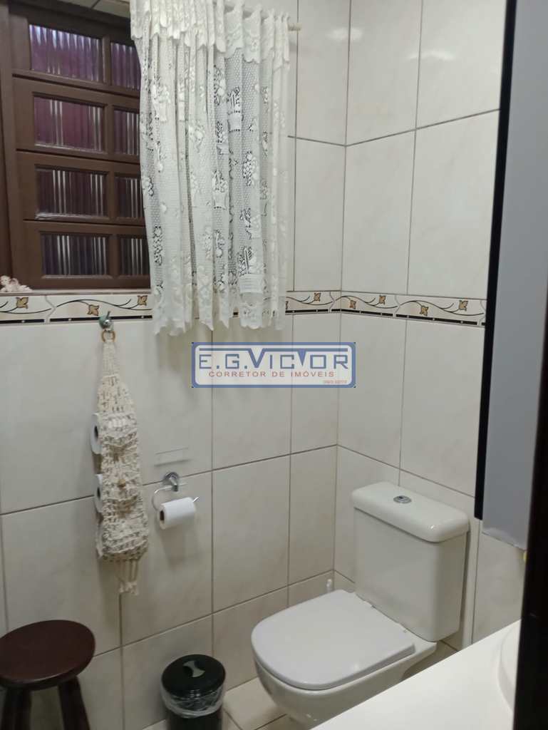 Casa em Mongaguá, no bairro Balneário Itaóca