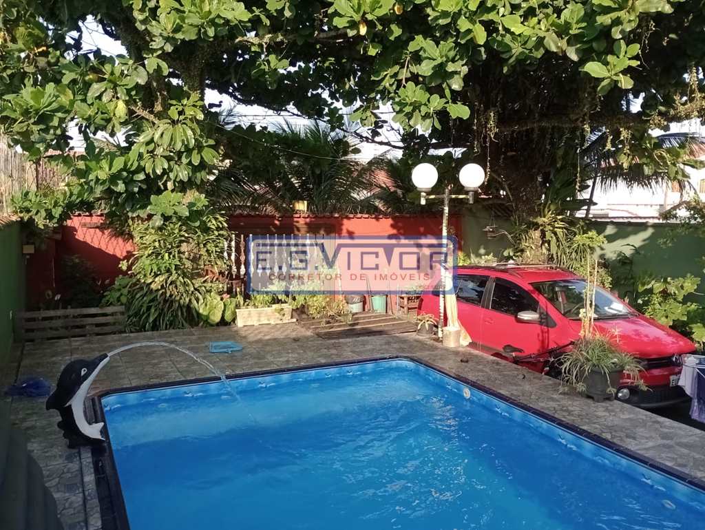 Casa em Mongaguá, no bairro Balneário Itaóca