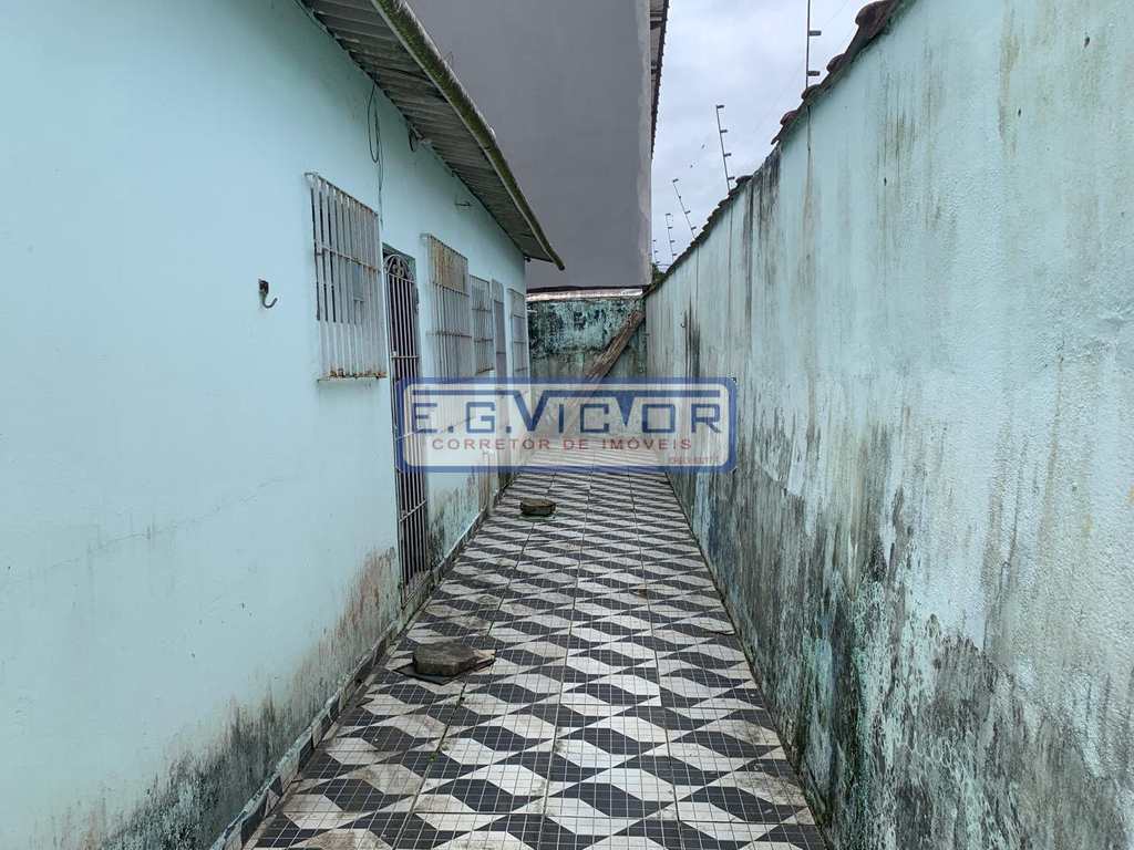 Casa em Mongaguá, no bairro Balneário Cascais