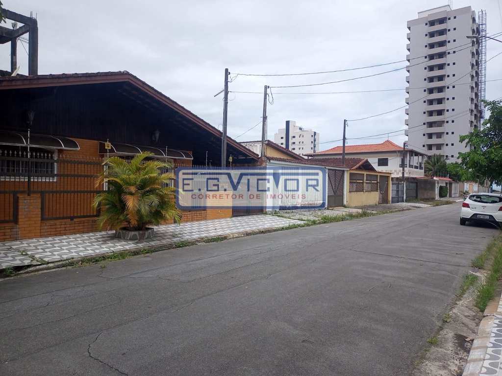 Casa em Praia Grande, no bairro Solemar